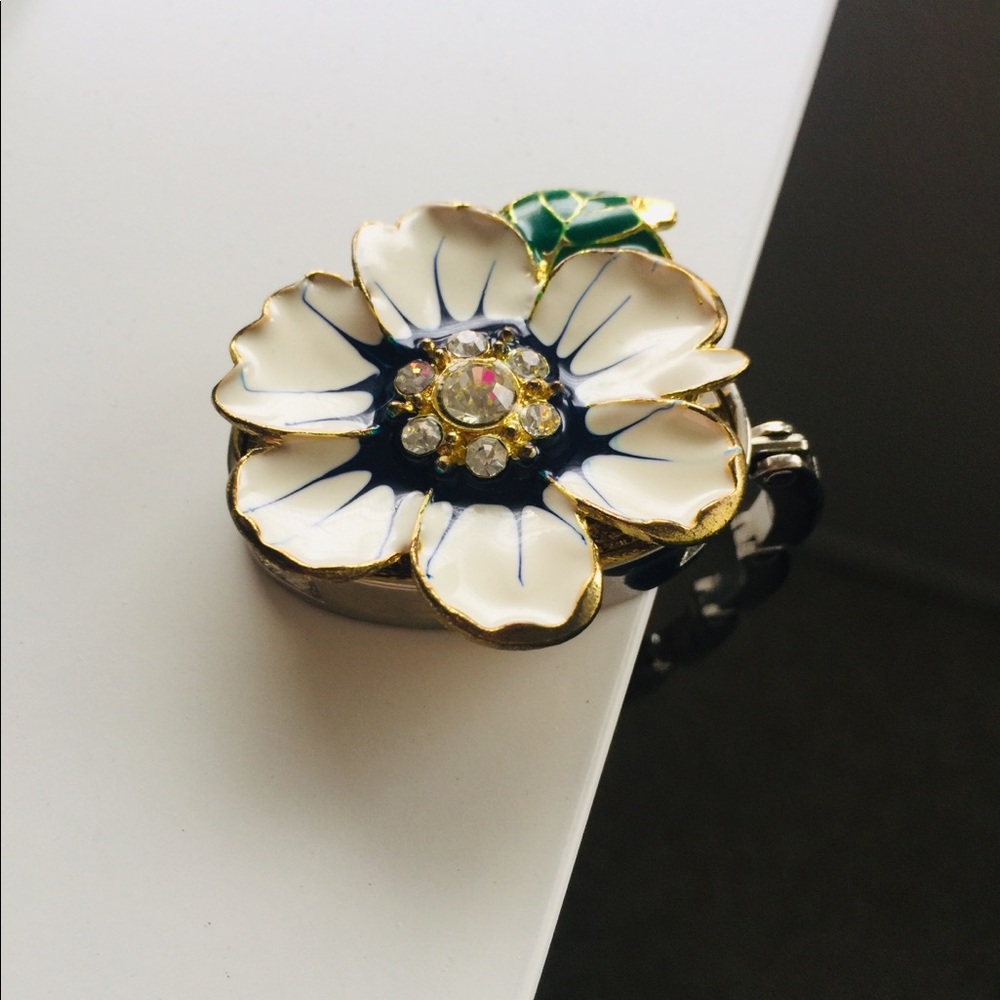 Foldable Handbag Hook - Picture 2 of 7